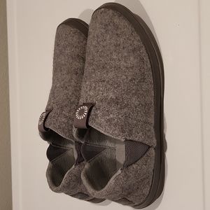 UGG Men's Wool Hanz Slippers